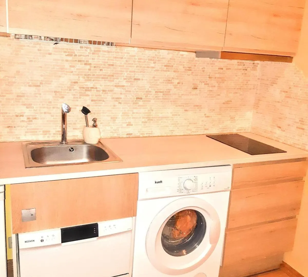 Lisbon Metro Arroios Apartment 0*,